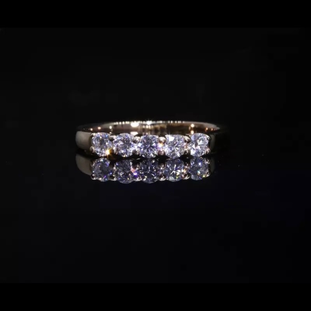 ❌SOLD❌Anniversary ring - Picture 6 of 6